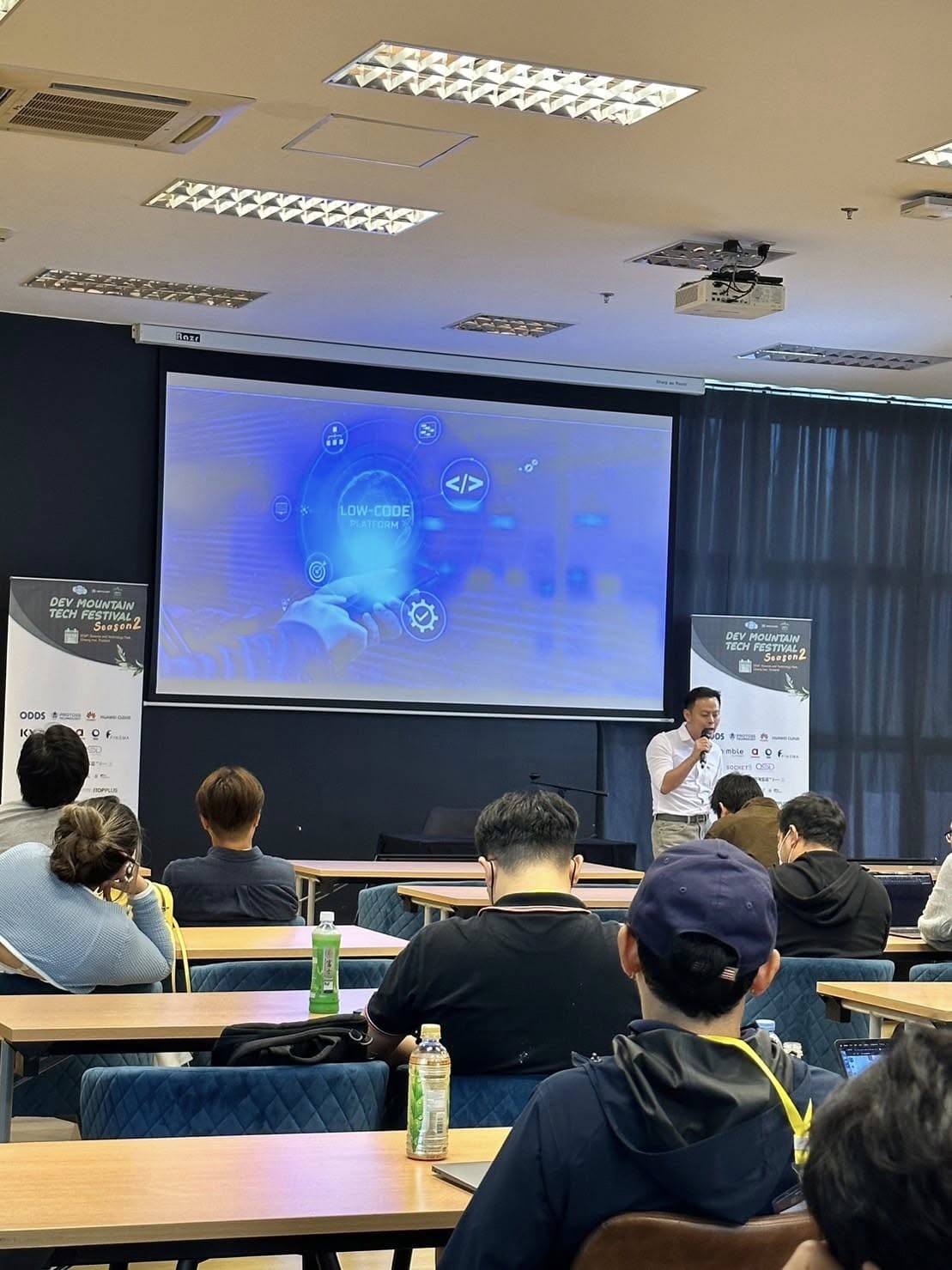 Lecture room presentation for AI adoption